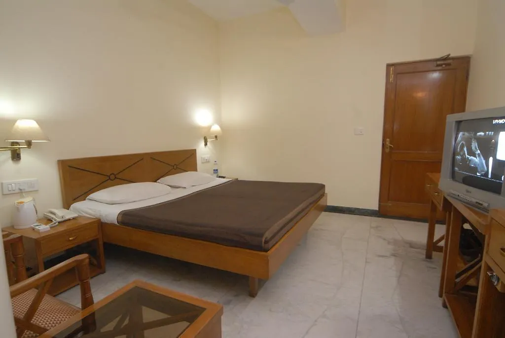 The Komfort Inn Chandigarh 2*,