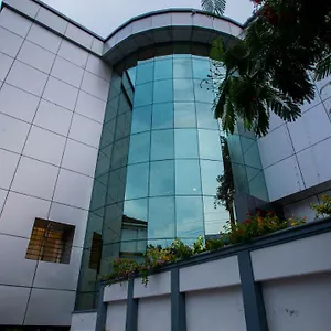 https://woodside-residency.kerala-hotels.net